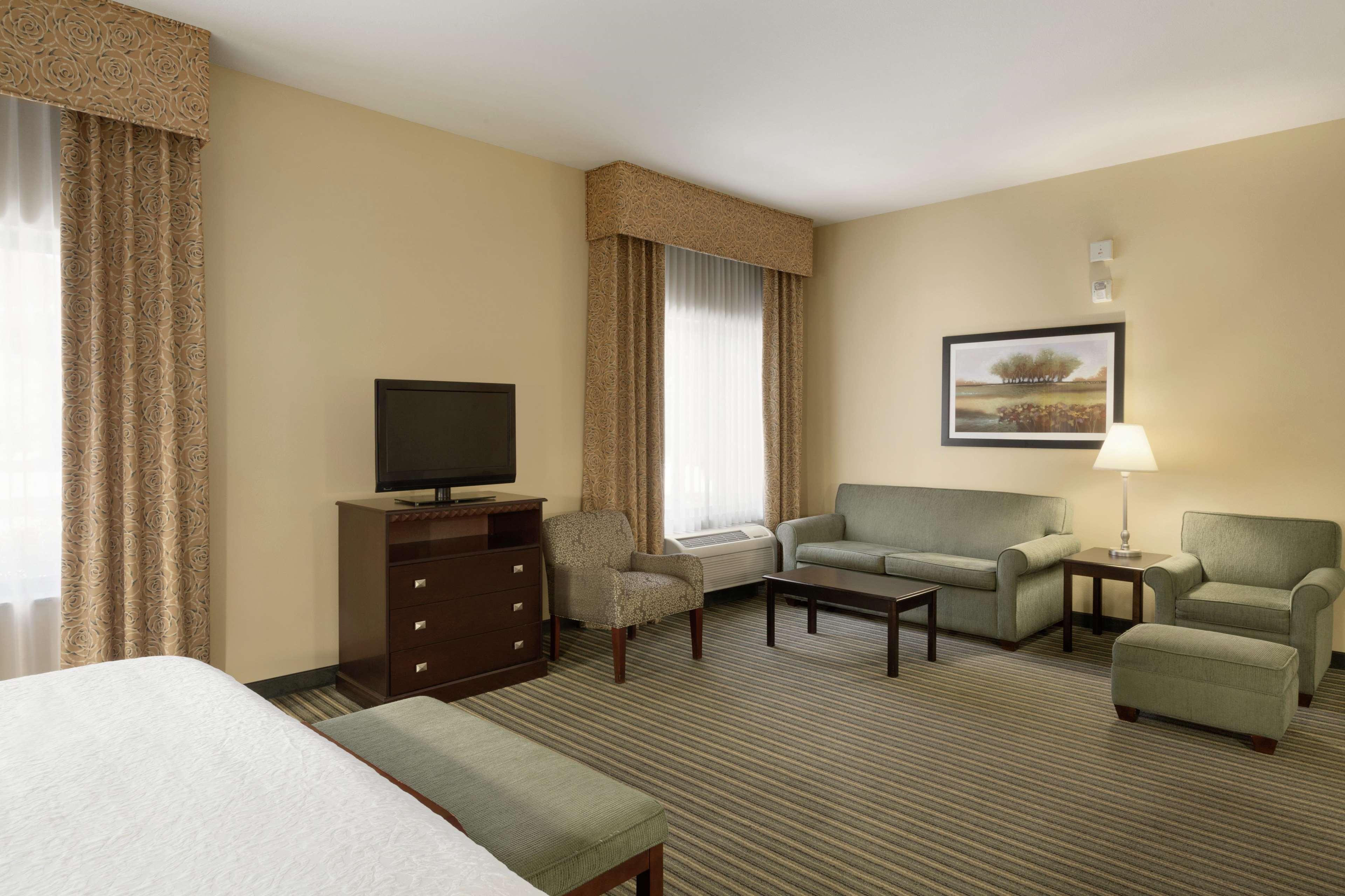 Hampton Inn & Suites Thousand Oaks Exterior photo