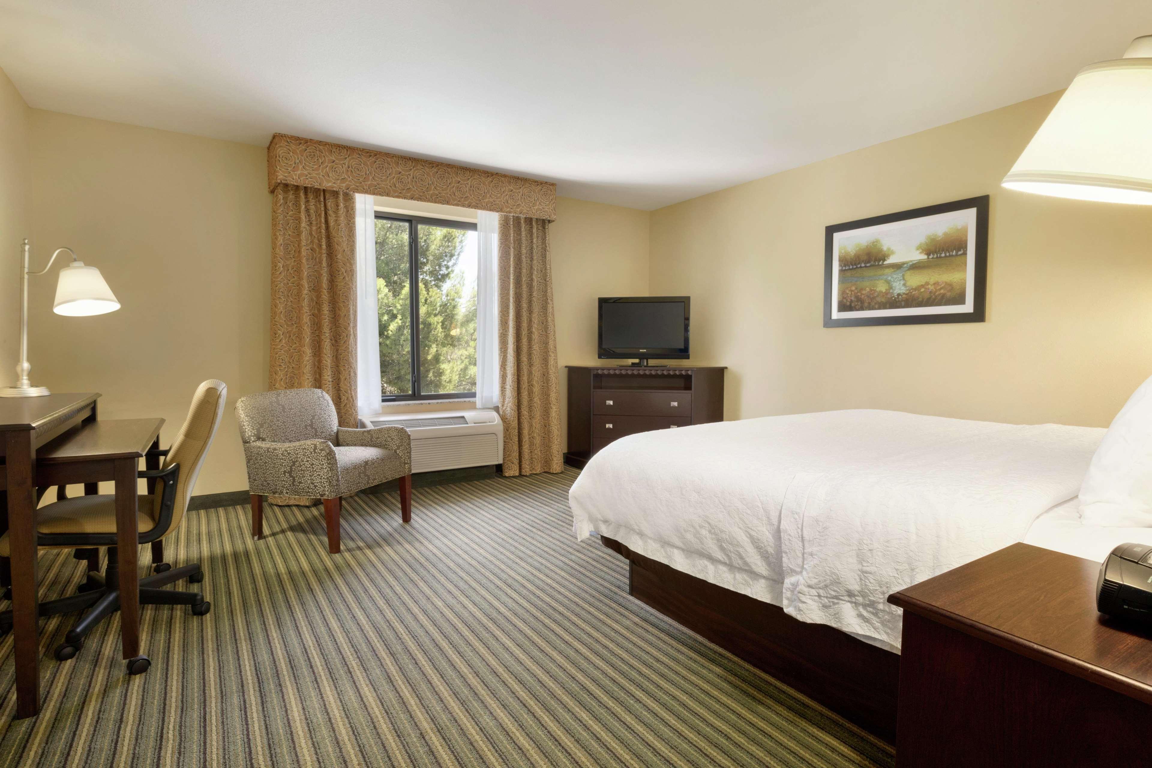 Hampton Inn & Suites Thousand Oaks Exterior photo