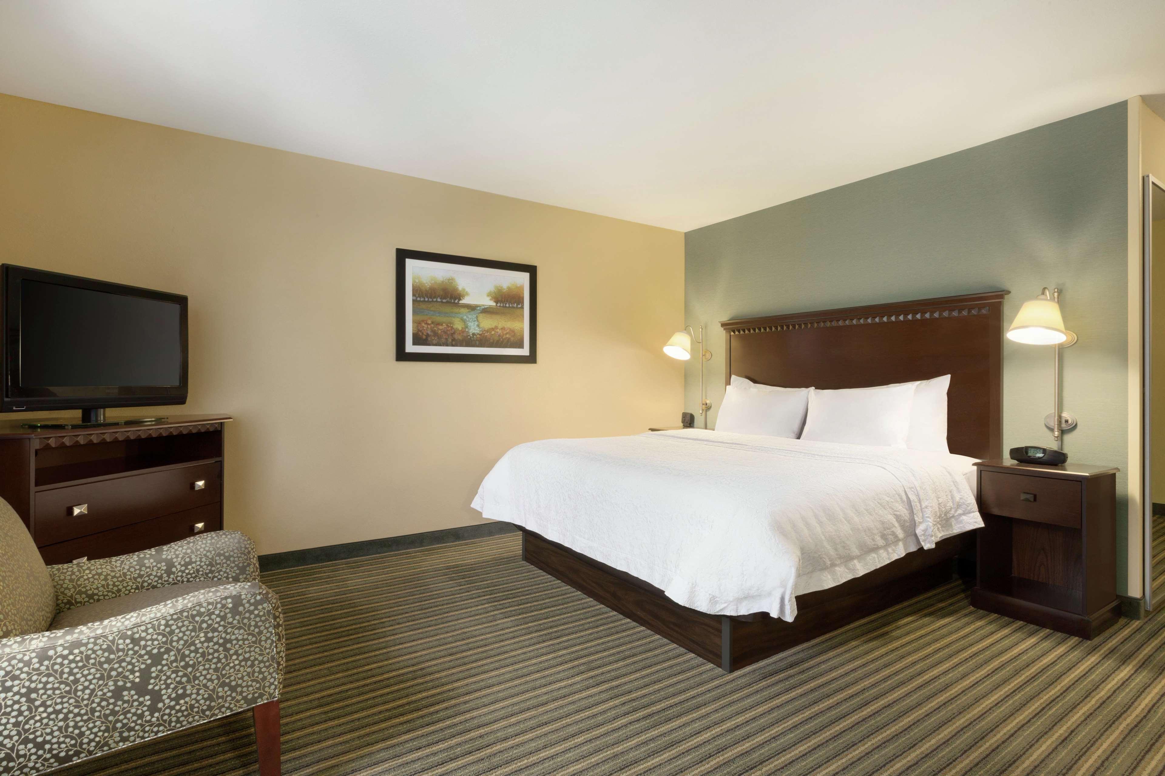 Hampton Inn & Suites Thousand Oaks Exterior photo