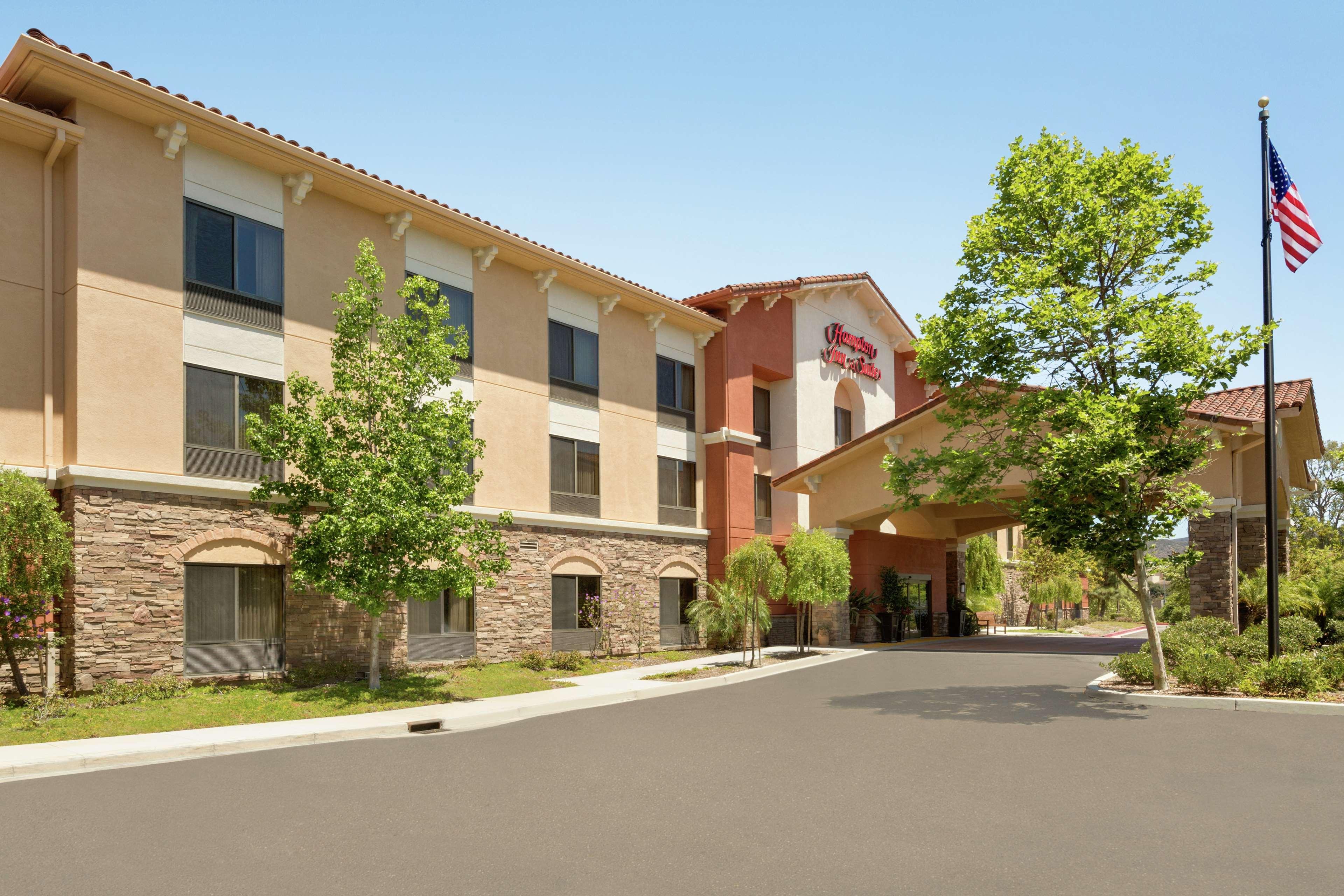 Hampton Inn & Suites Thousand Oaks Exterior photo