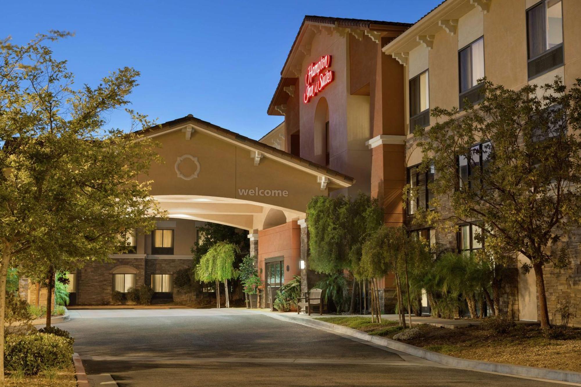 Hampton Inn & Suites Thousand Oaks Exterior photo
